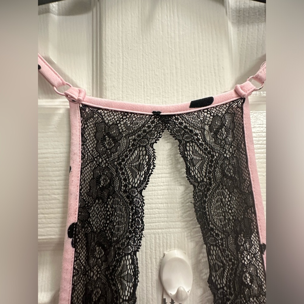 2X (20W-22W) Secret Treasures nightie. Pink with black hearts. Adjustable straps - Picture 3 of 6